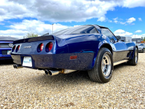 Chevrolet Corvette C3 V8 351ci de 1980 - Carburateur Holley - TTOP en verre - EN FRANCE