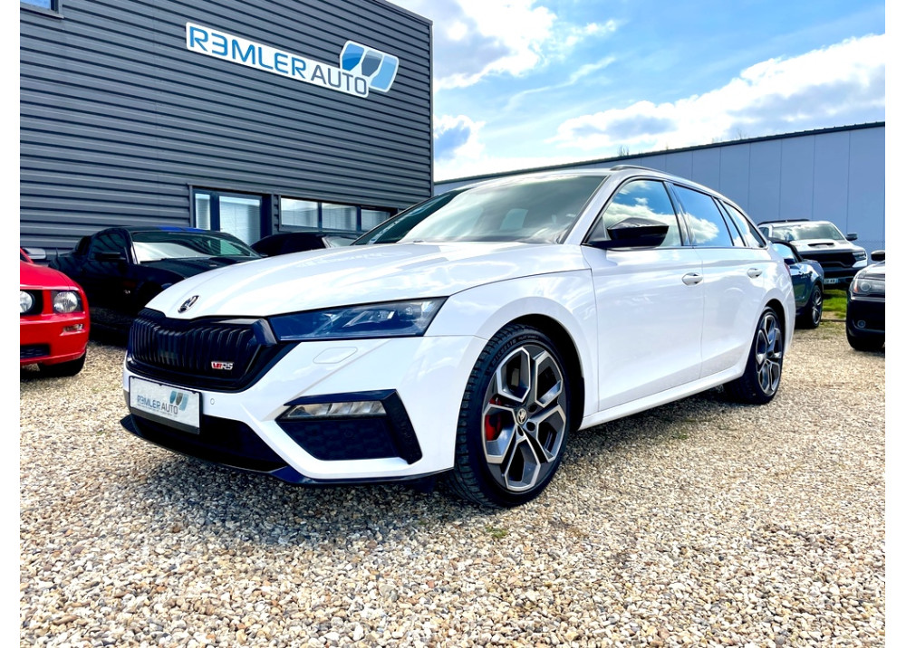 Skoda Octavia RS IV Combi 2.0L TSI - Boite DSG7 - Affichage tête haute - Toit pano - 2021